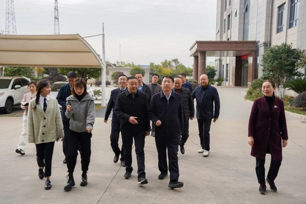 康明納要聞丨歡迎安慶市市長張君毅蒞臨康明納考察指導(dǎo)工作！